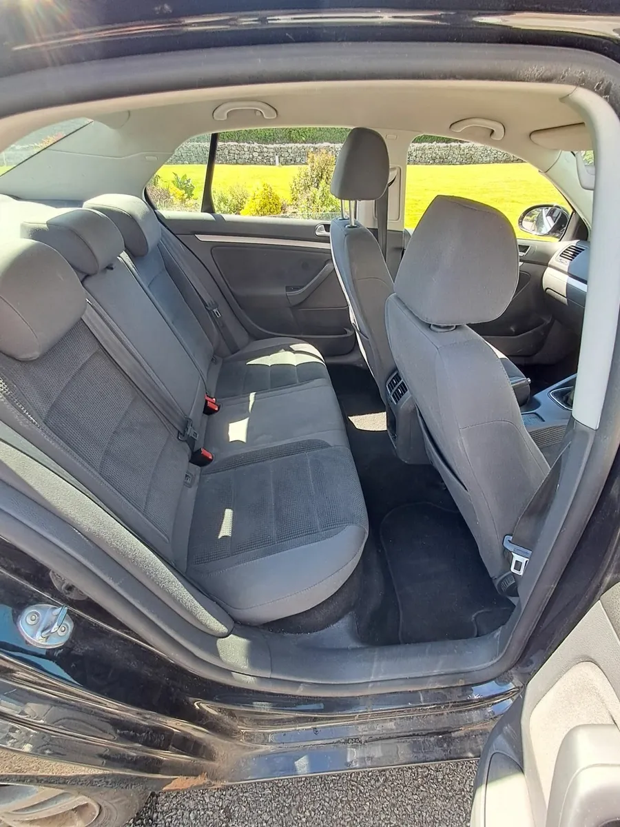 Volkswagen Jetta 2009 - Image 3