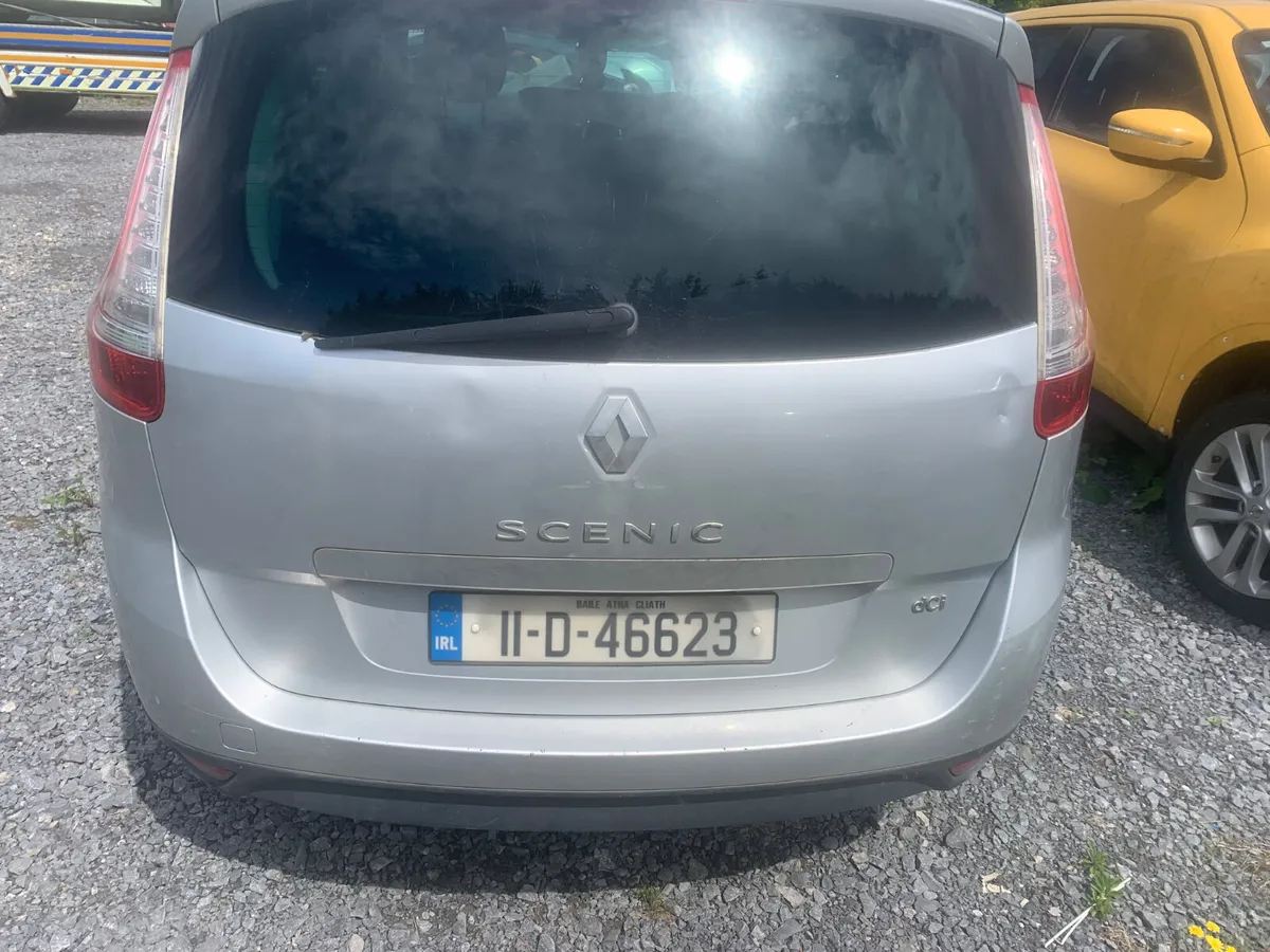 2011  RENAULT SENIC  DIESEL - Image 2