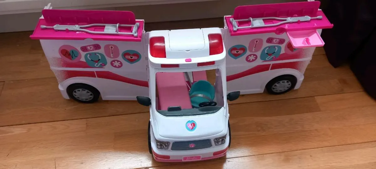 Barbie Ambulance Hospital Set Large Size - Image 3