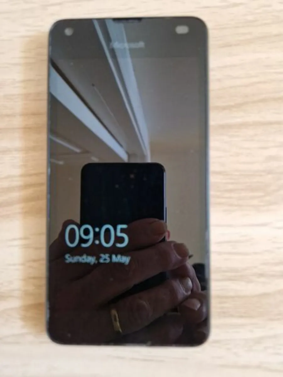Microsoft Lumia 550, Windows 10 Mobile, 1 GB RAM - Image 2