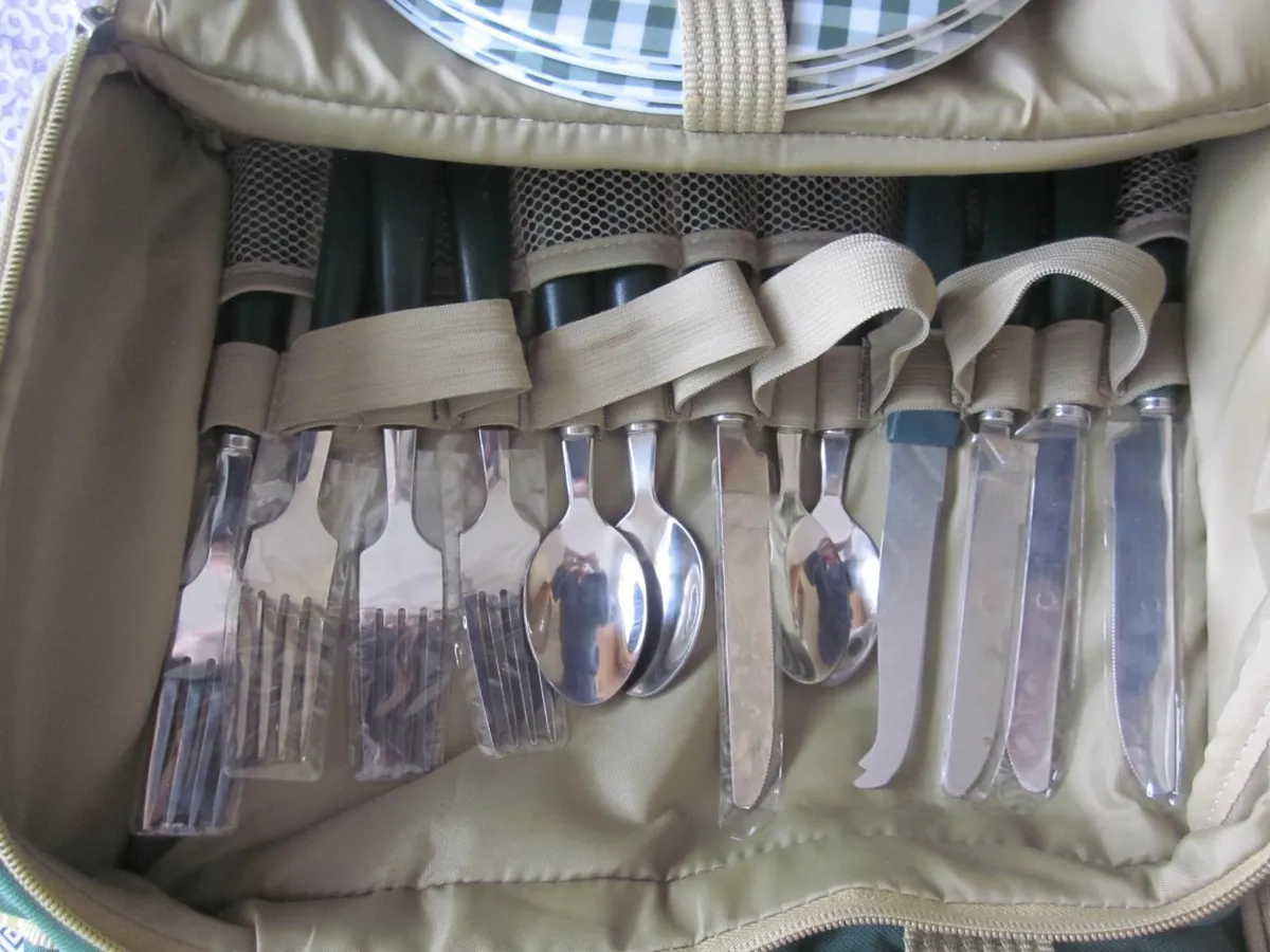 Four Person Canvas Picnic Carrier Bag New - Image 2
