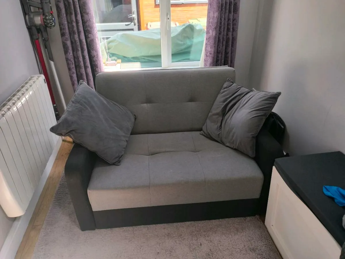 Couch/Sofabed - Image 1