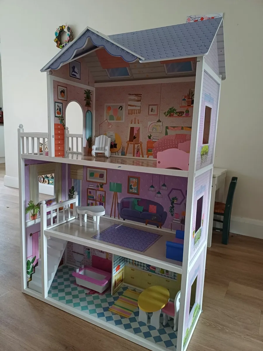 Wooden Doll House - Image 1