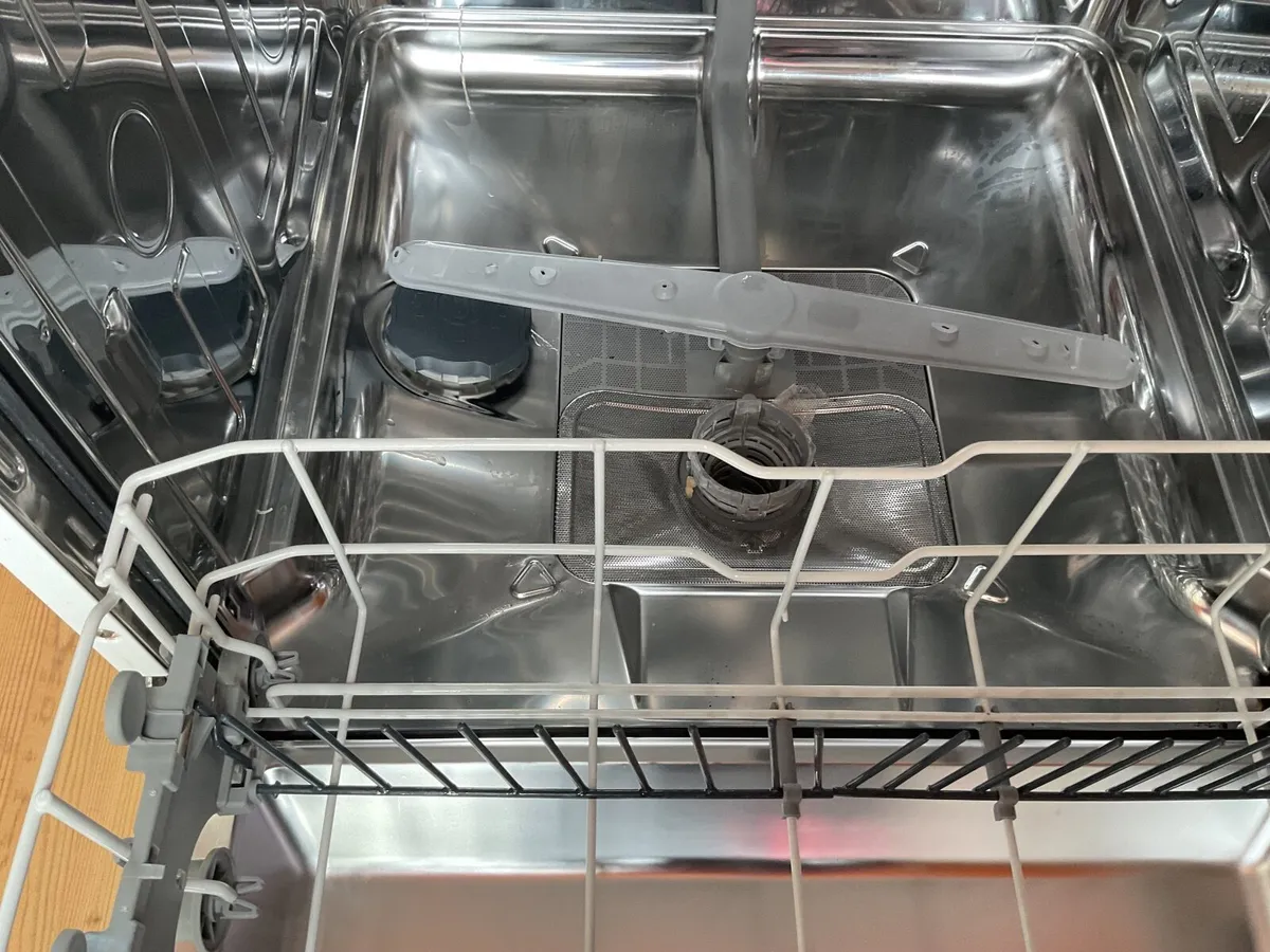 Large Dishwasher - Image 2