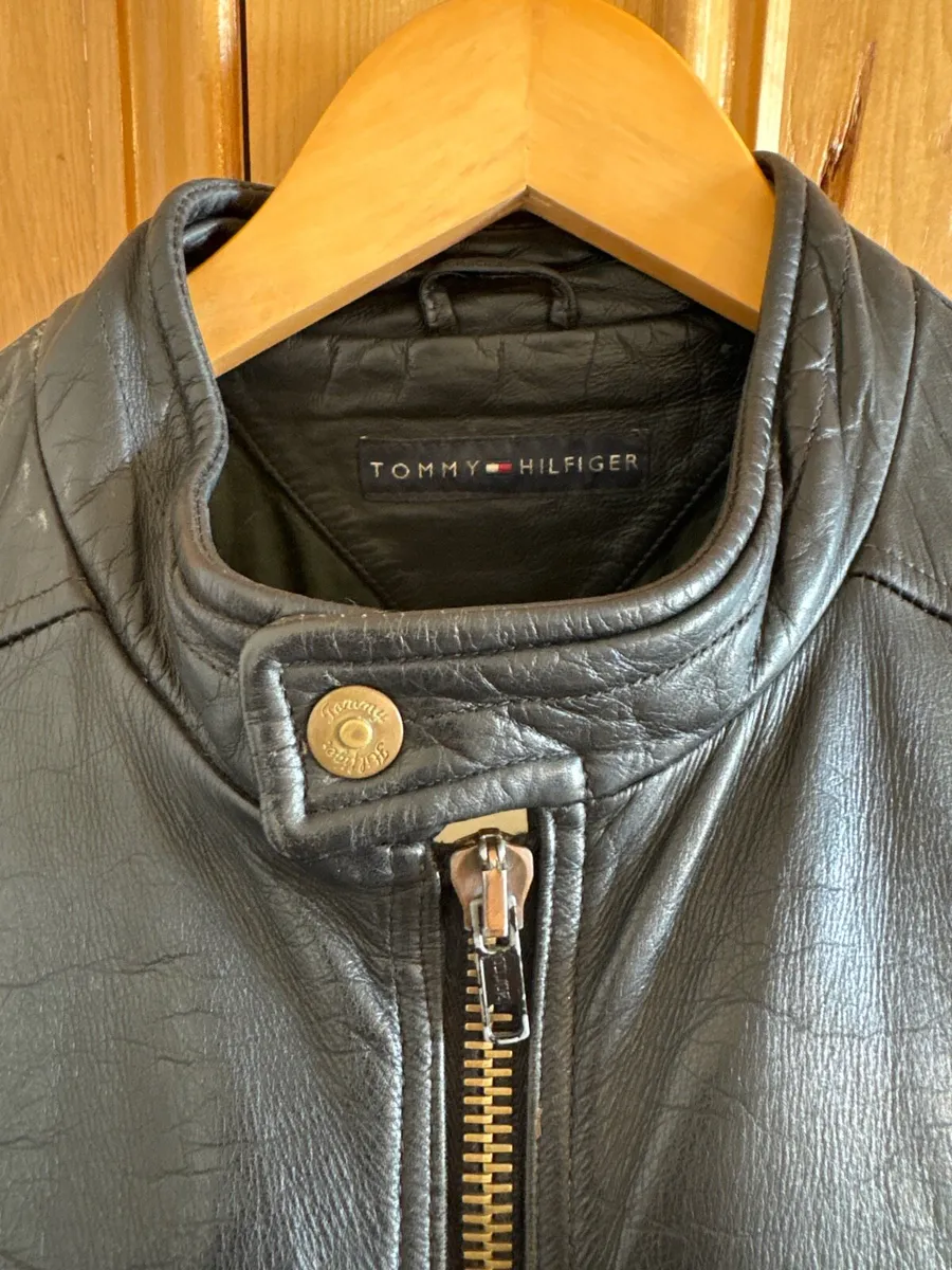 Large Vintage Tommy Hilfiger black leather jacket - Image 2