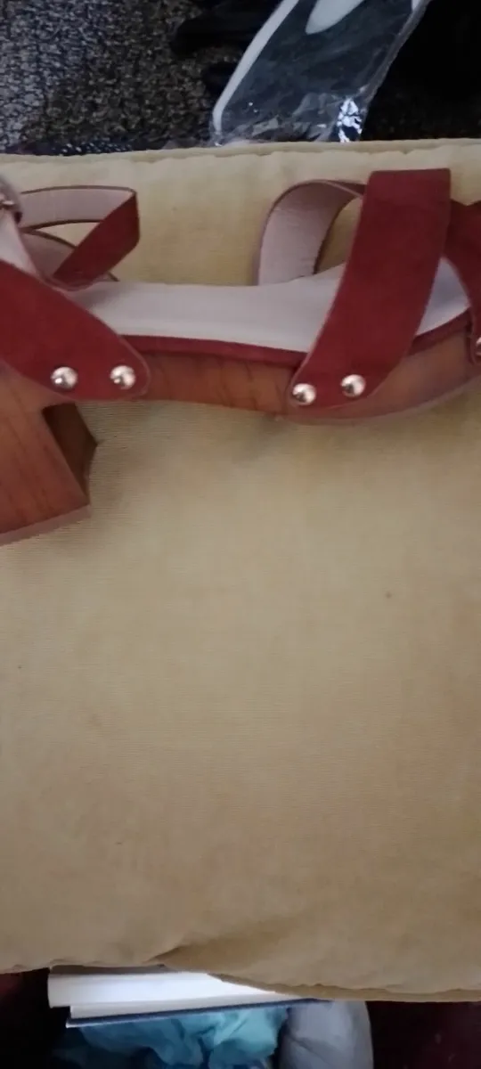 Crossdresser? Footwear size 8.9 - Image 1