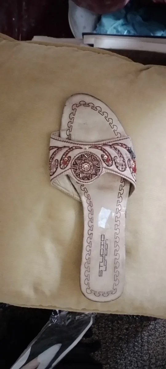 Crossdresser? Footwear size 8.9 - Image 2