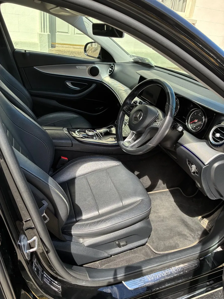Mercedes-Benz E-Class 2017 - Image 4