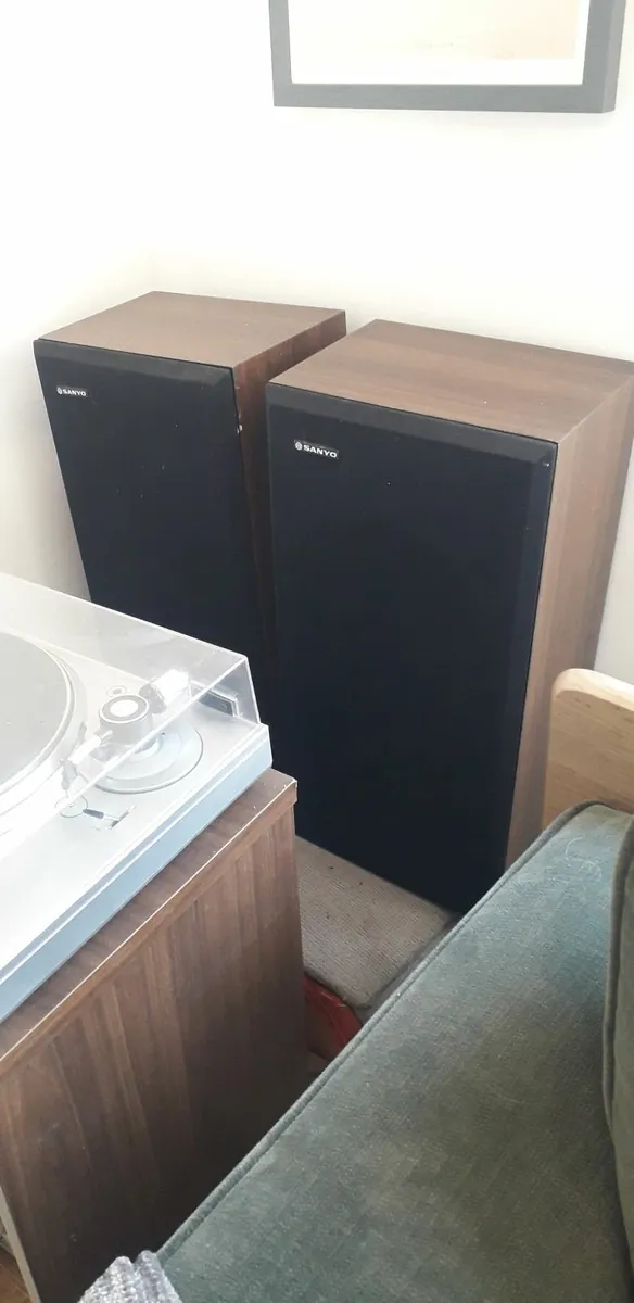 Old school Sanyo speakers - Image 3