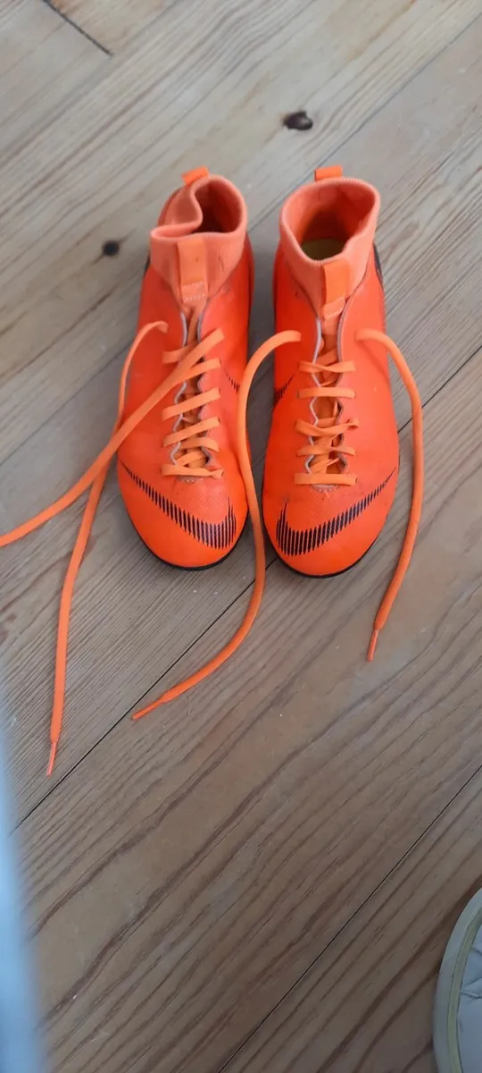 Used like new mecurial football boots Nike- uk 4.5 - Image 1