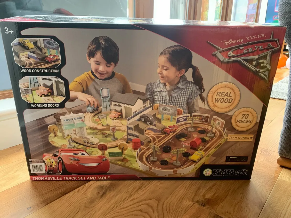 Cars 3 - Thomasville Track Set and Table - Image 4
