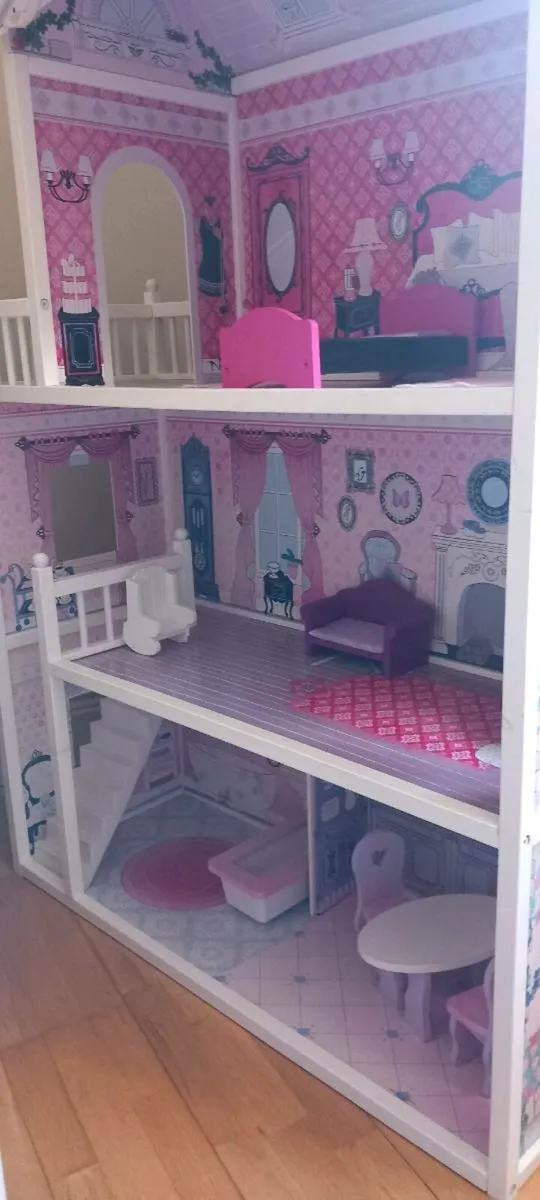 Dolls house Large Size Strong  Wooden - Image 1