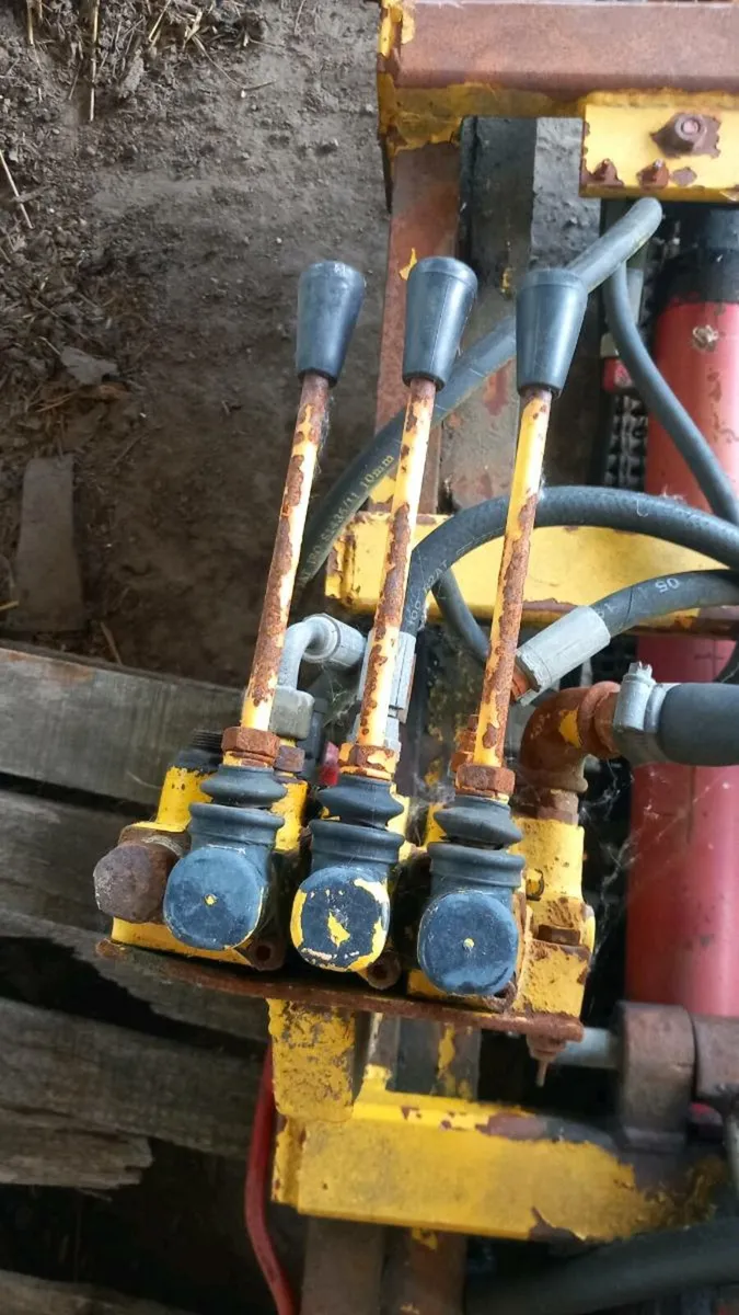 Forklift mast - Image 2