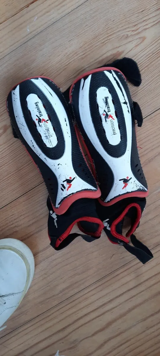 Uk 2 and uk 4 football boots - Adidas and nike - Image 4