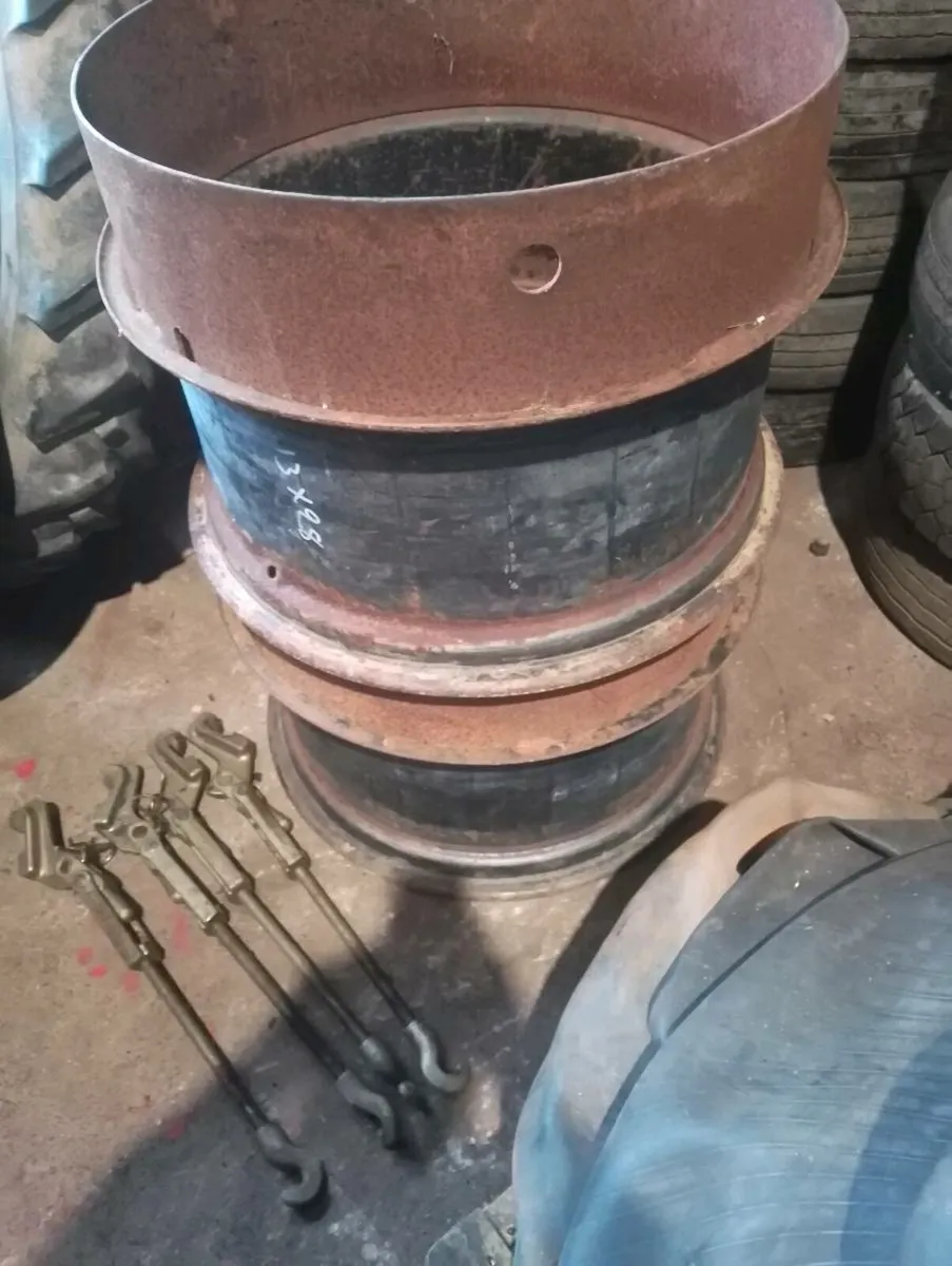 Dual Wheel Rims Stocks13"X28"&16"X38"c/w Clamps - Image 4