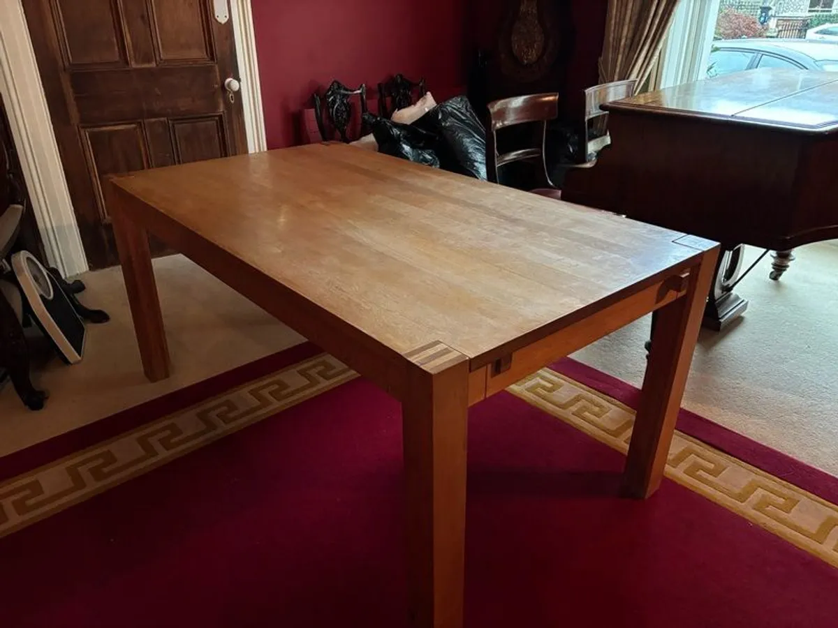 6 seater dining table, solid oak, in perfect condition, 161cm x 90cm x 29 inches high - Image 3
