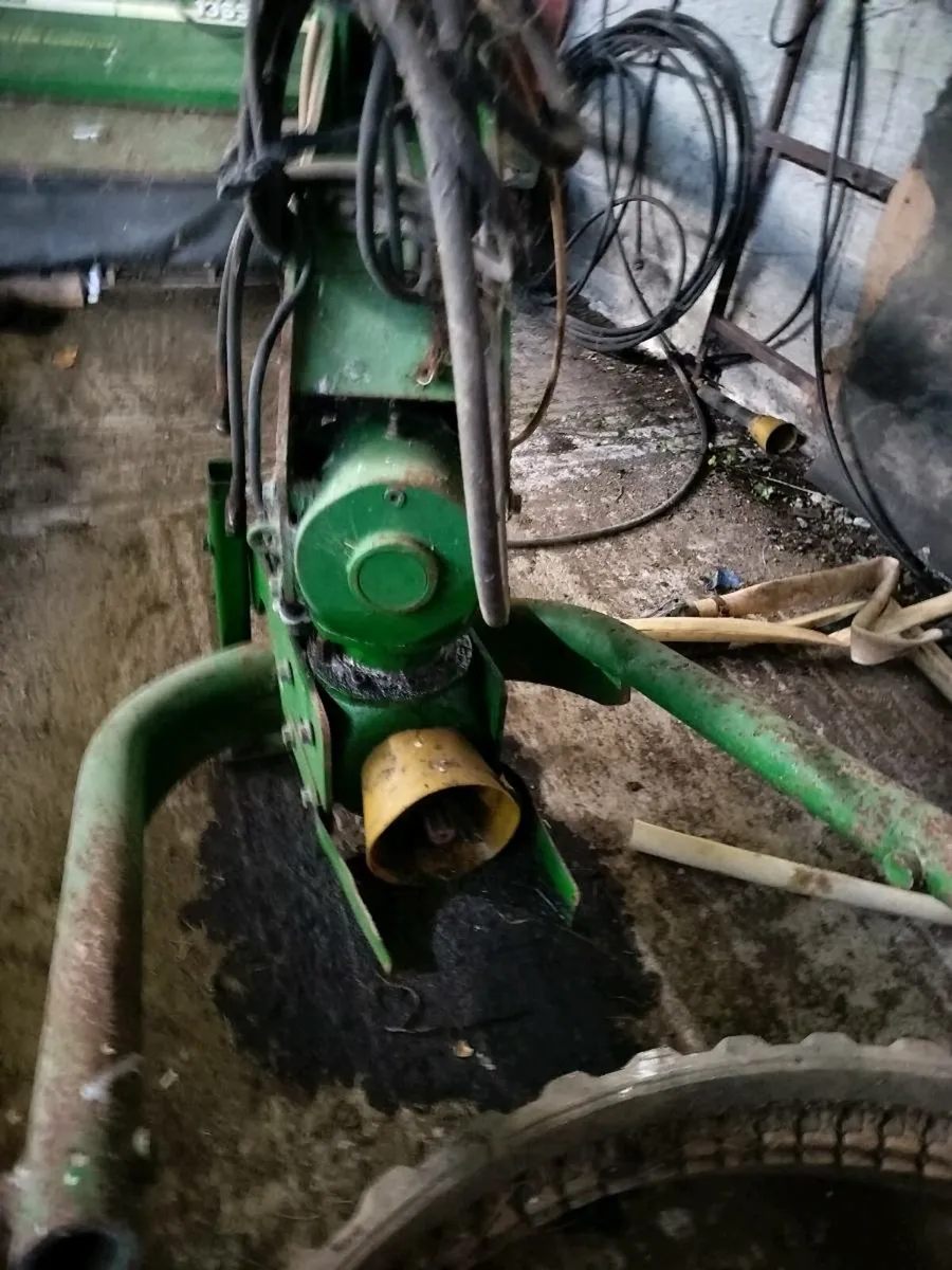John Deere 1365 mower conditioner. - Image 1
