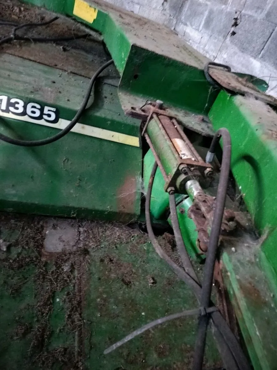 John Deere 1365 mower conditioner. - Image 2