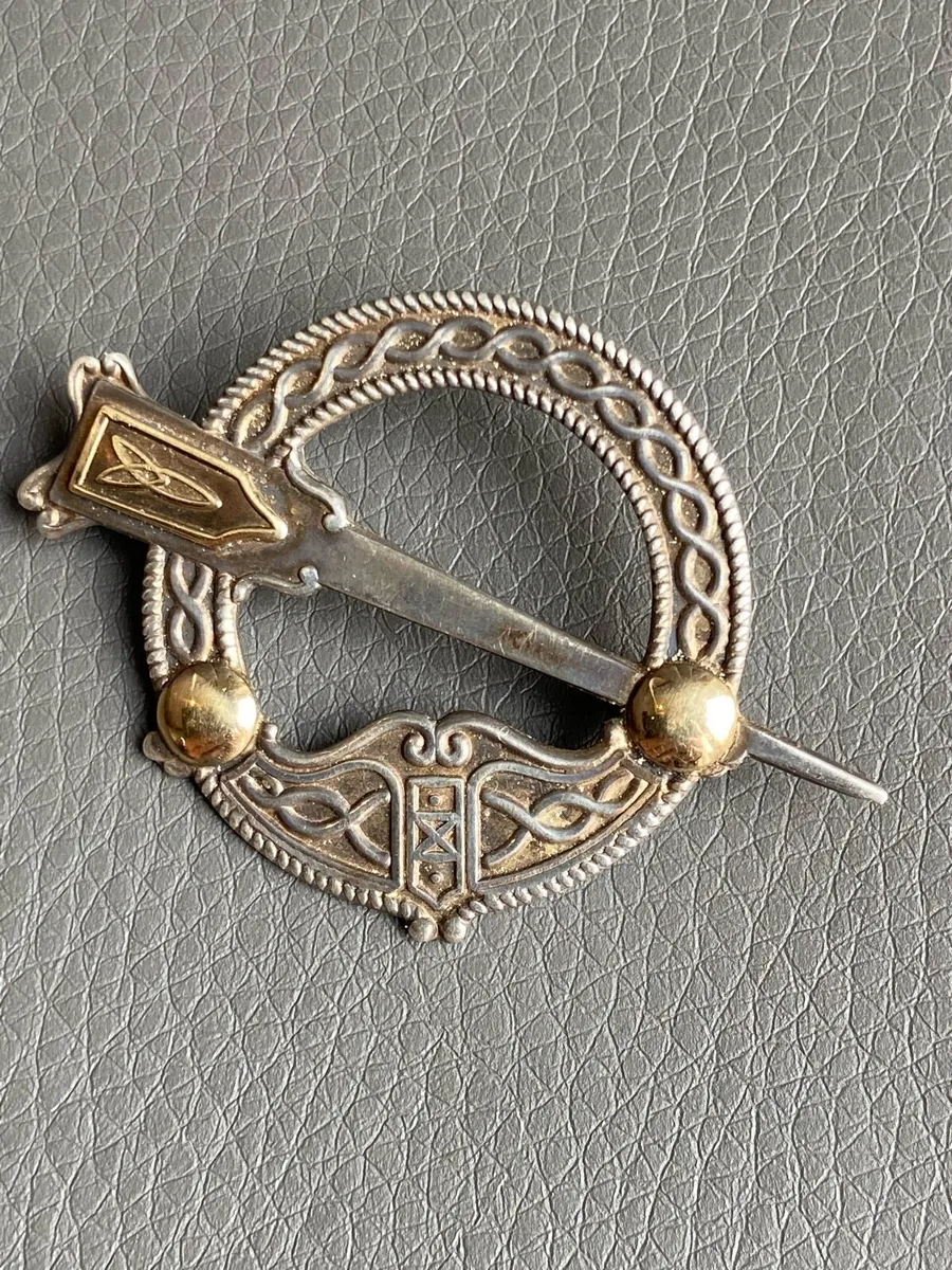 Vintage Tara brooch - Image 1