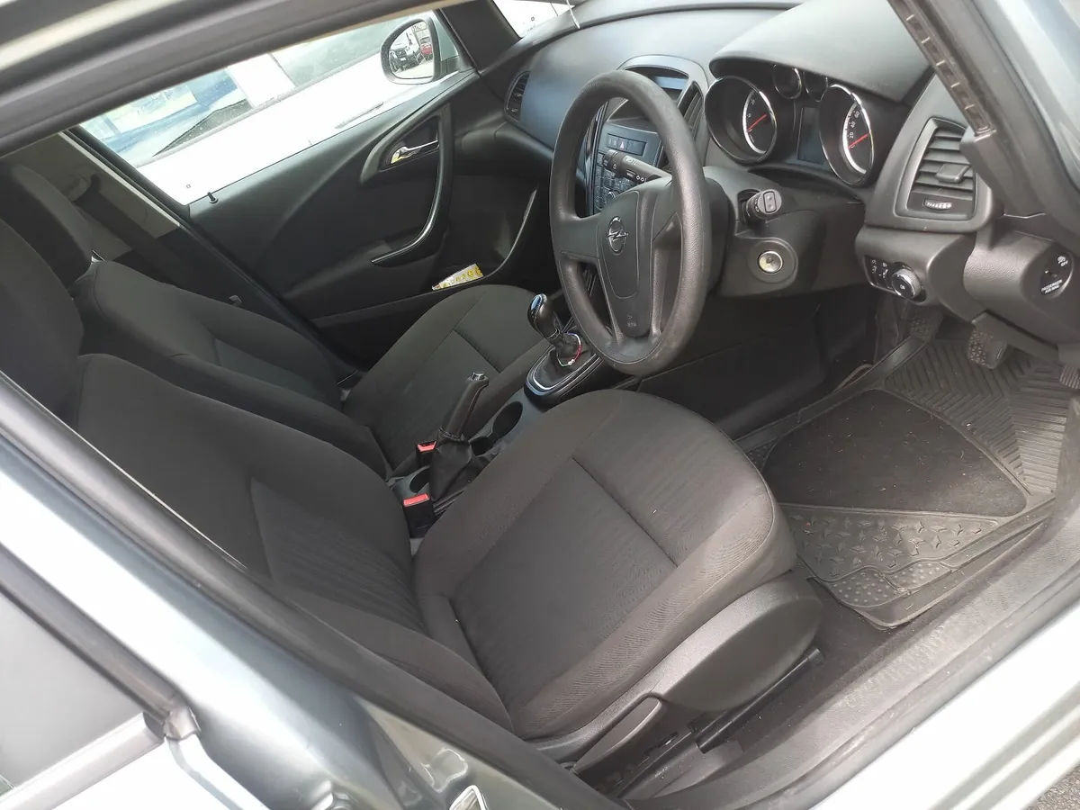 2013 Opel Astra 1.4 Petrol NCT 07/25 - Image 4