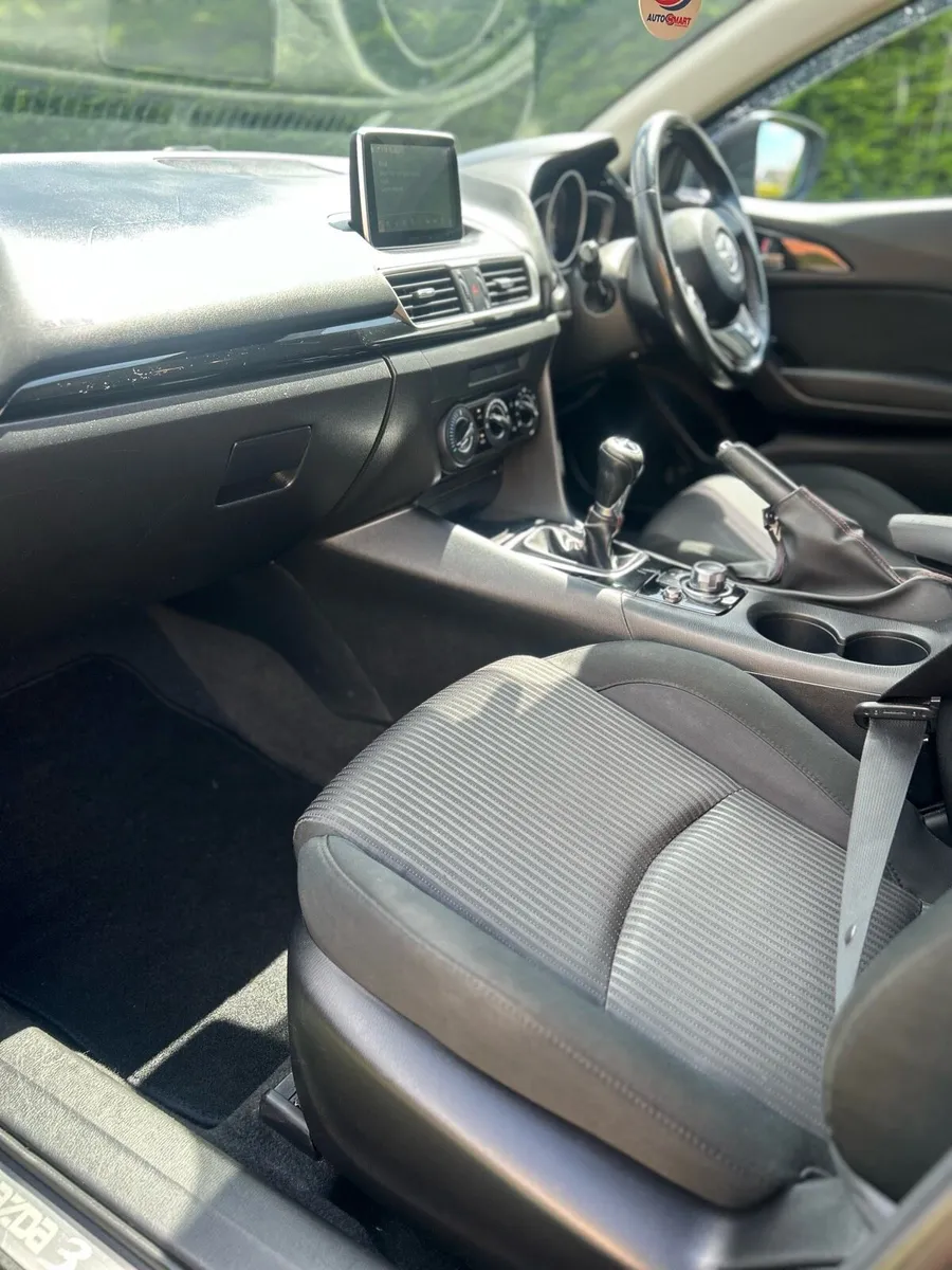 141 Mazda 3 - Image 4