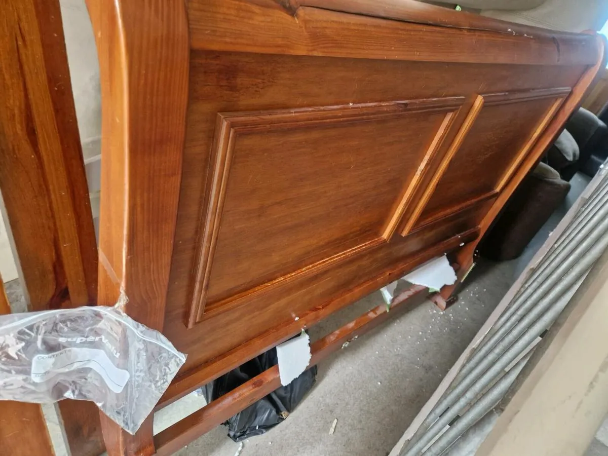 Double bed - Image 1