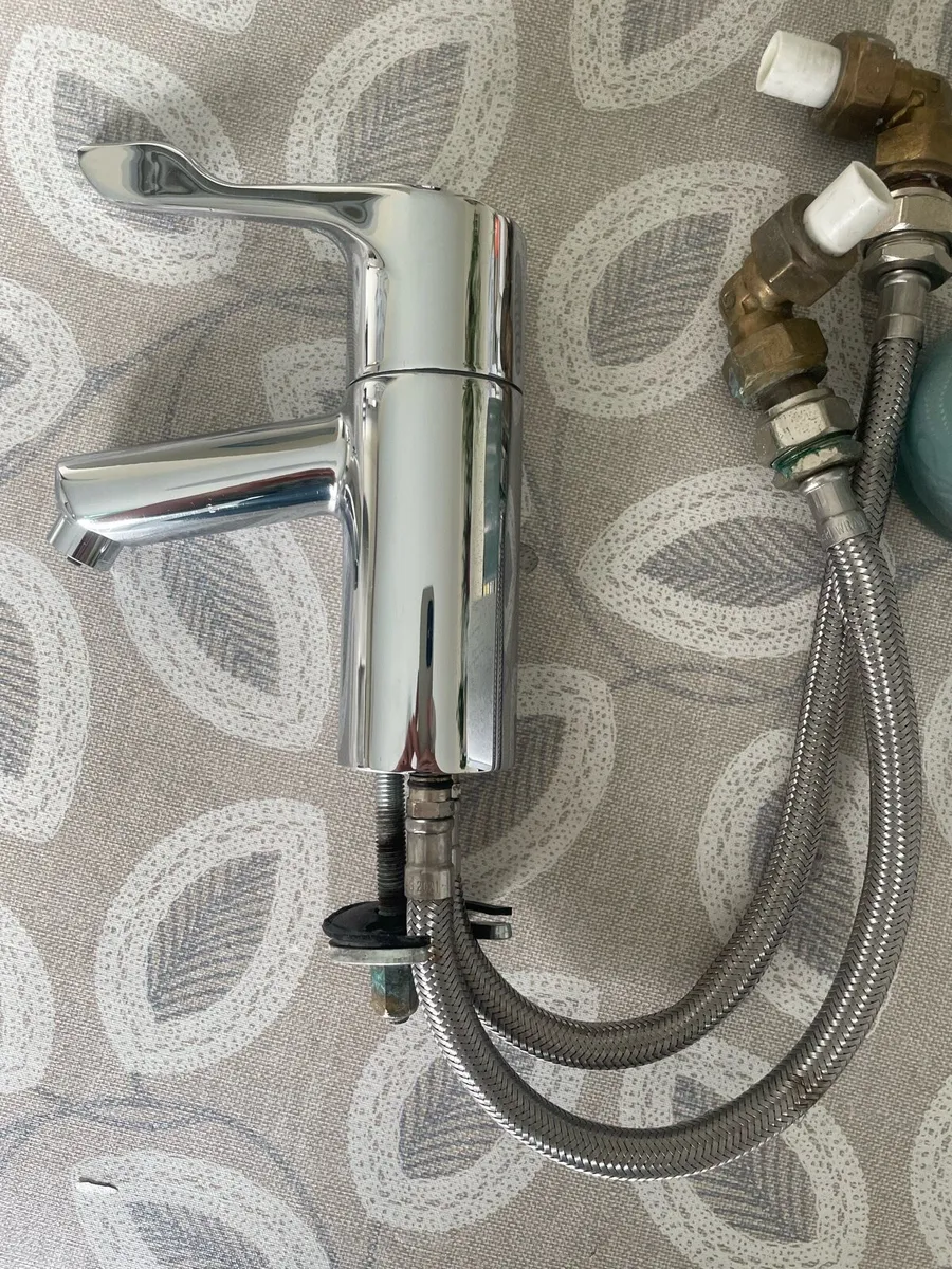 Int’s thermostatic mixer tap - Image 1