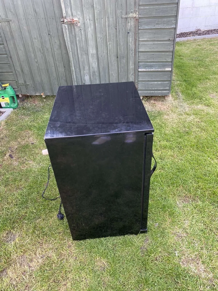 Mini fridge - Image 3