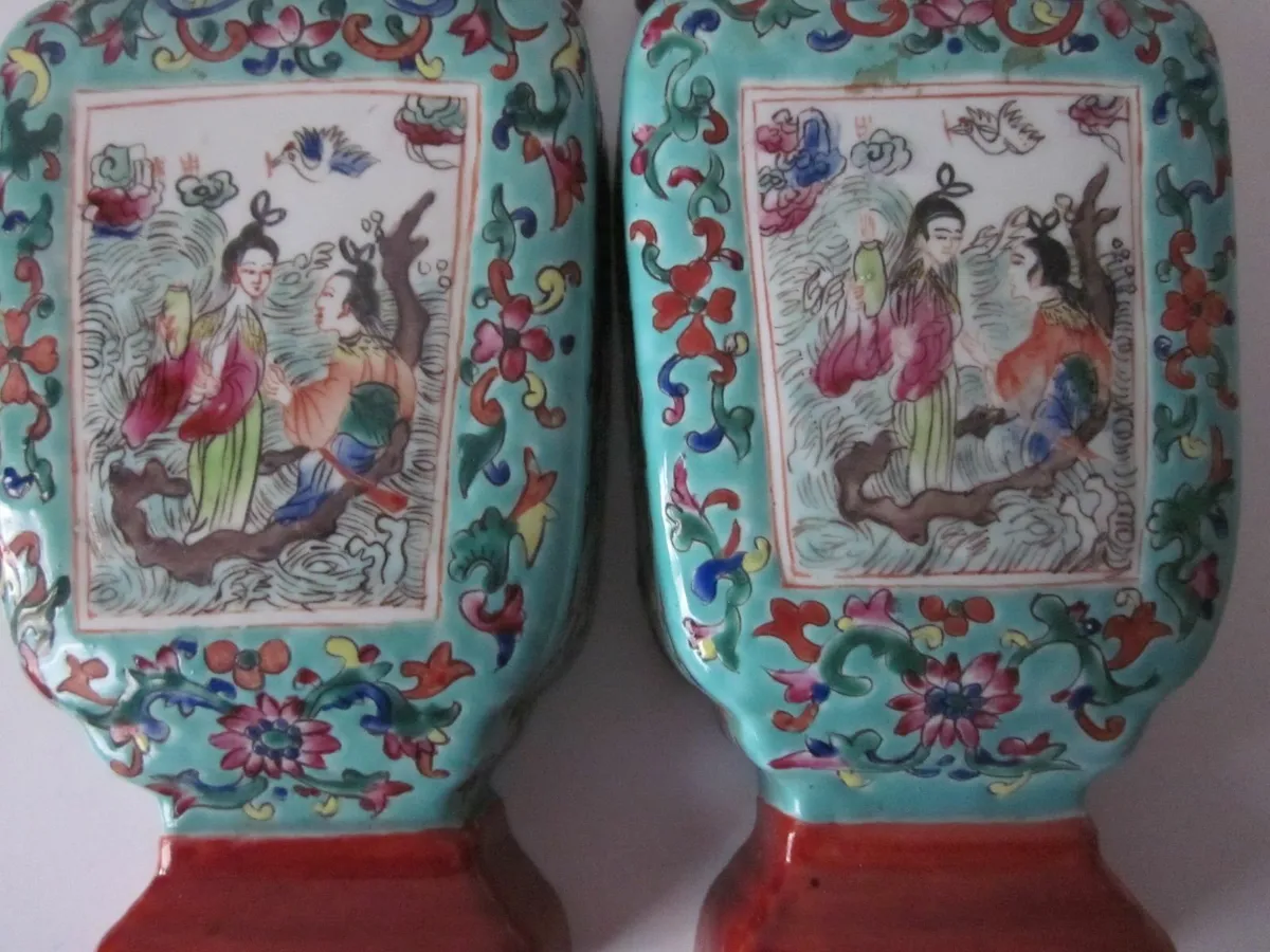 Pair Chinese Porcelain Wall Pocket Vases - Image 4
