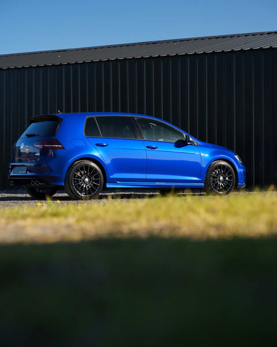 Volkswagen Golf R - Image 1