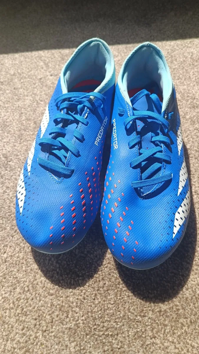 Adidas predator football boots size 6 - Image 4