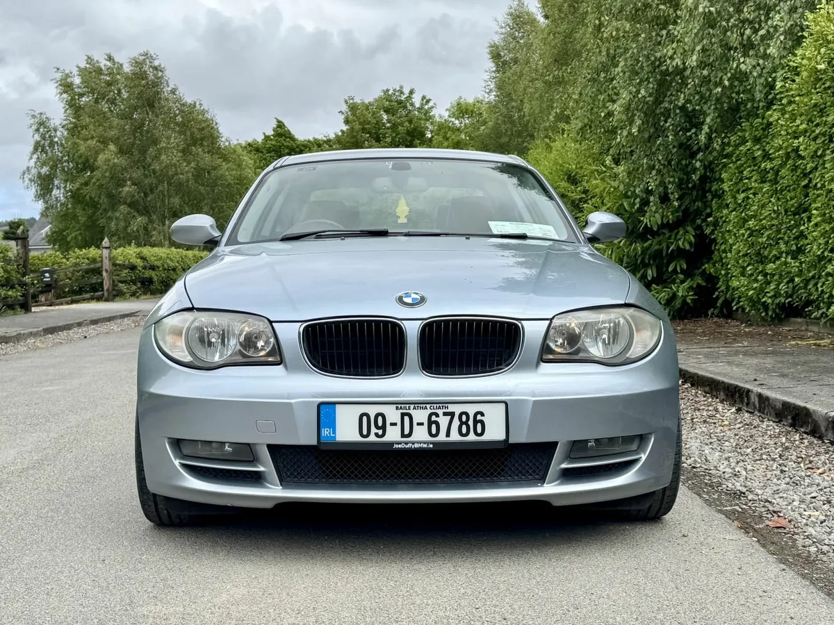 BMW 1-Series 2009 - Image 2