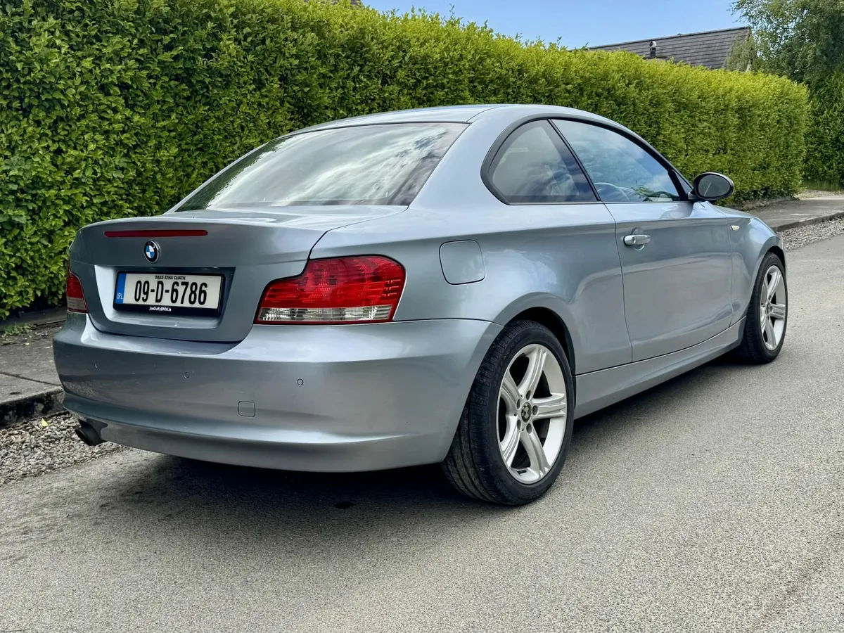 BMW 1-Series 2009 - Image 4