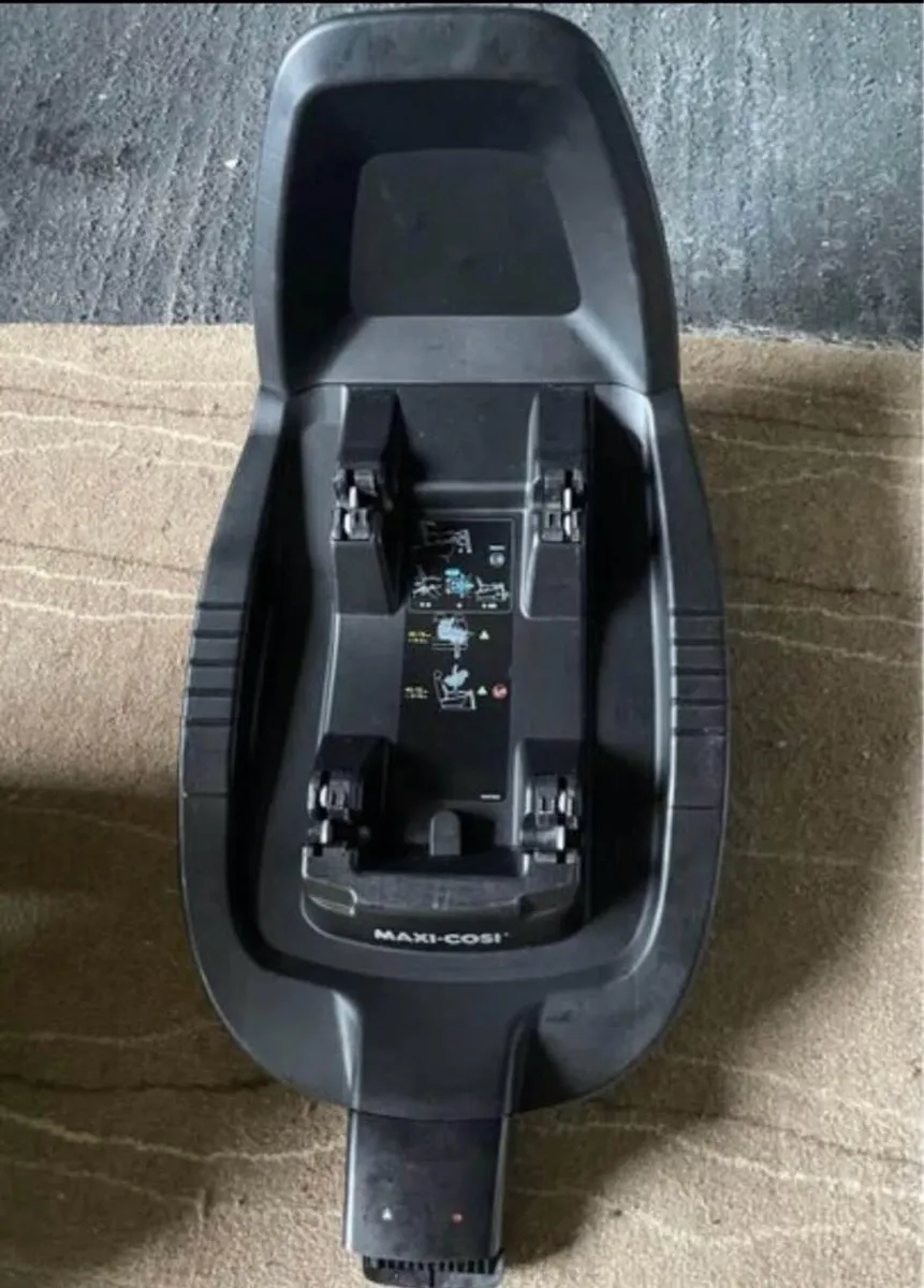 Maxi Cosi Car Seat - Image 3