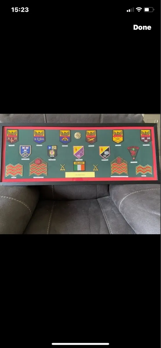 Irish army patches and badges - Image 1