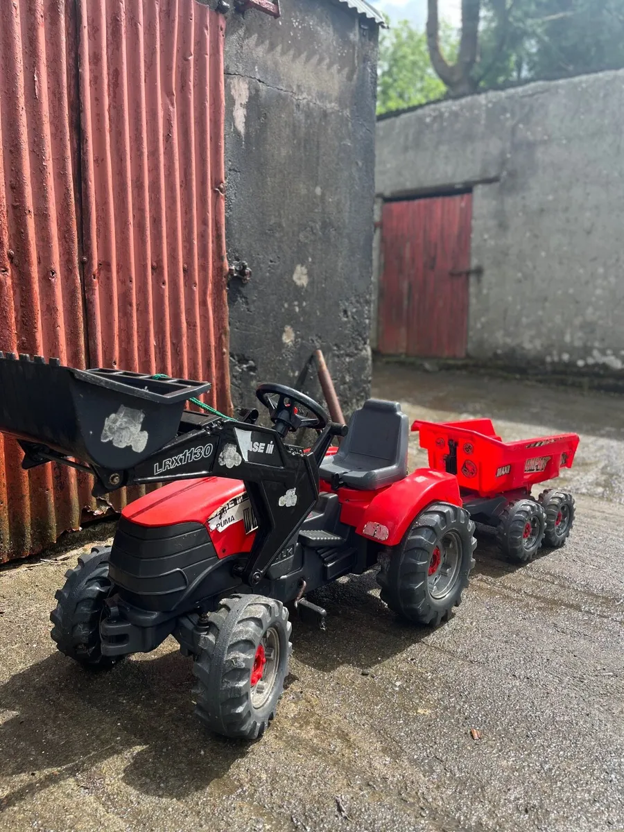 Children’s Tractor and Trailer - Image 1