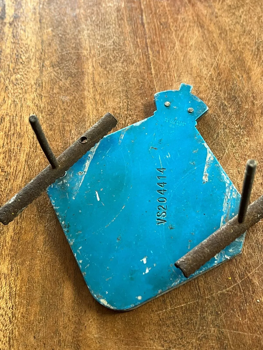 Vintage R A C badge - Image 2