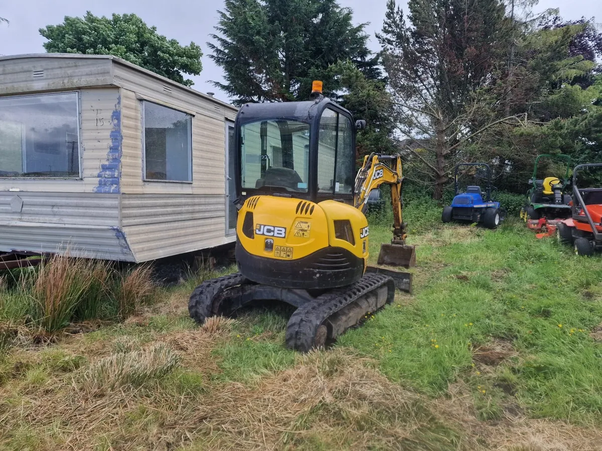 JCB 2.8 ton digger - Image 3