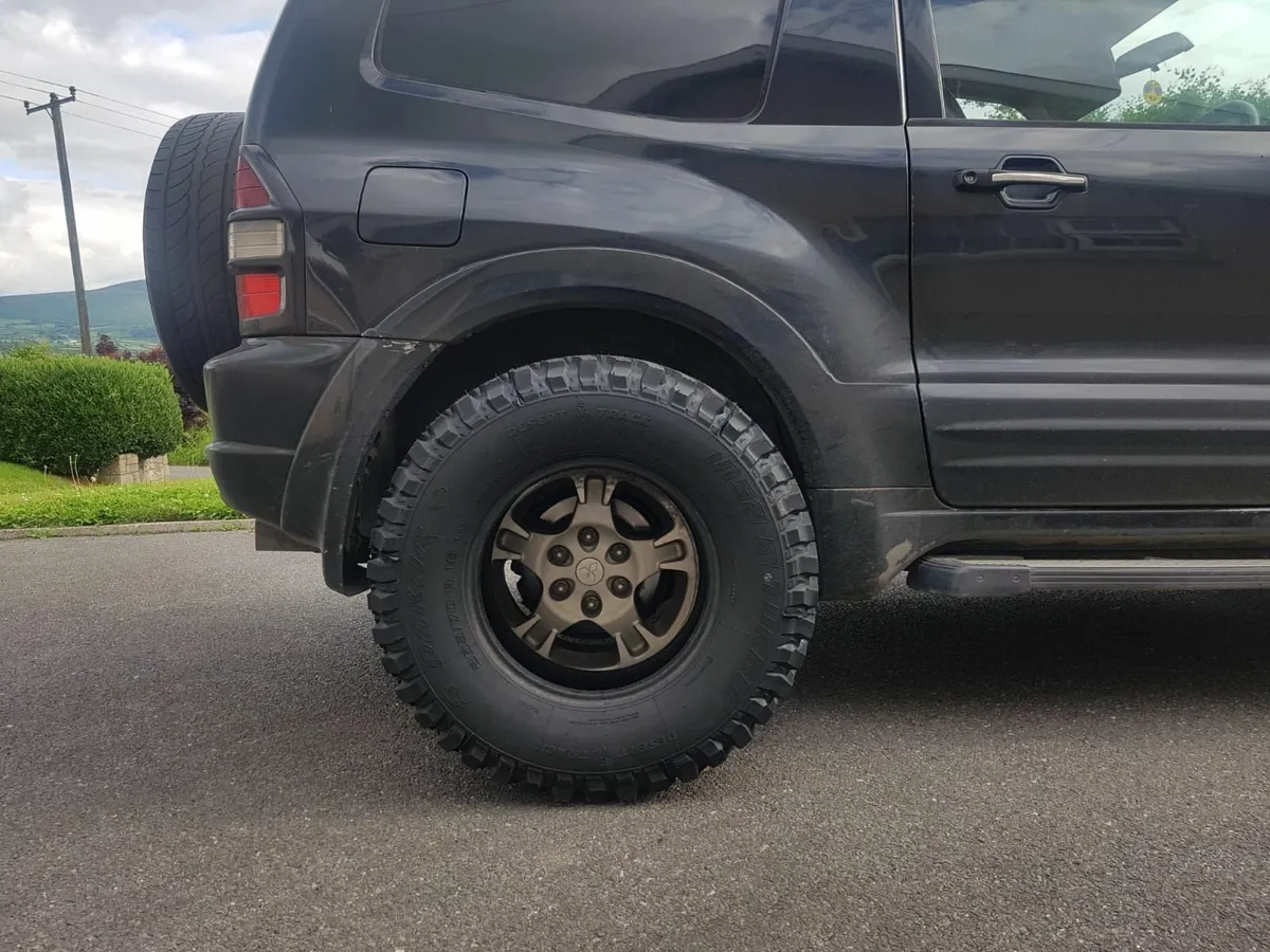 Mitsubishi pajero - Image 1