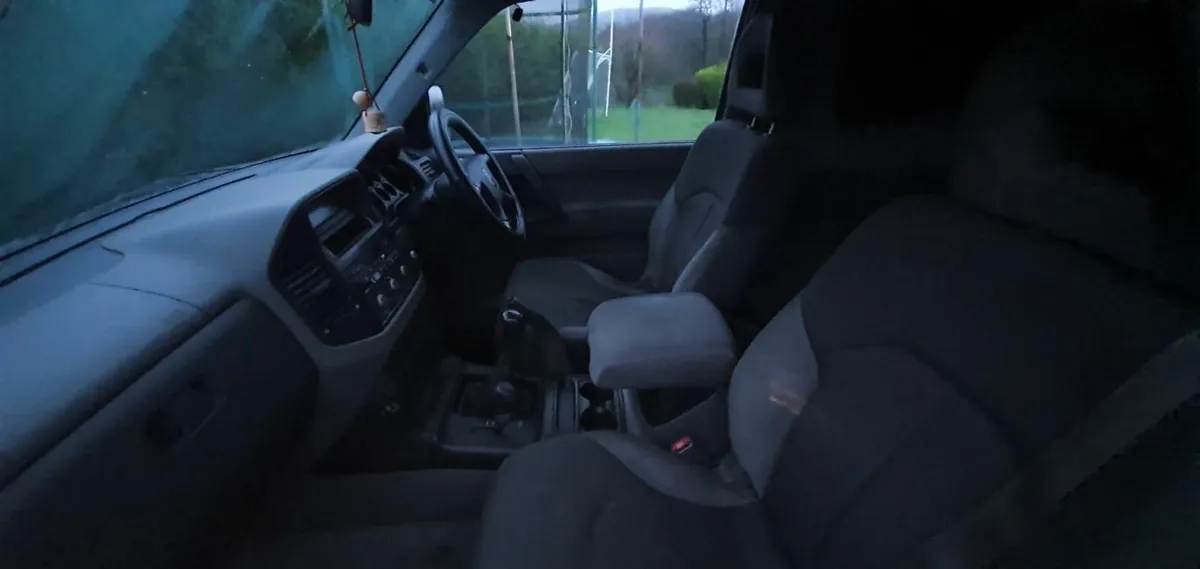 Mitsubishi pajero - Image 2