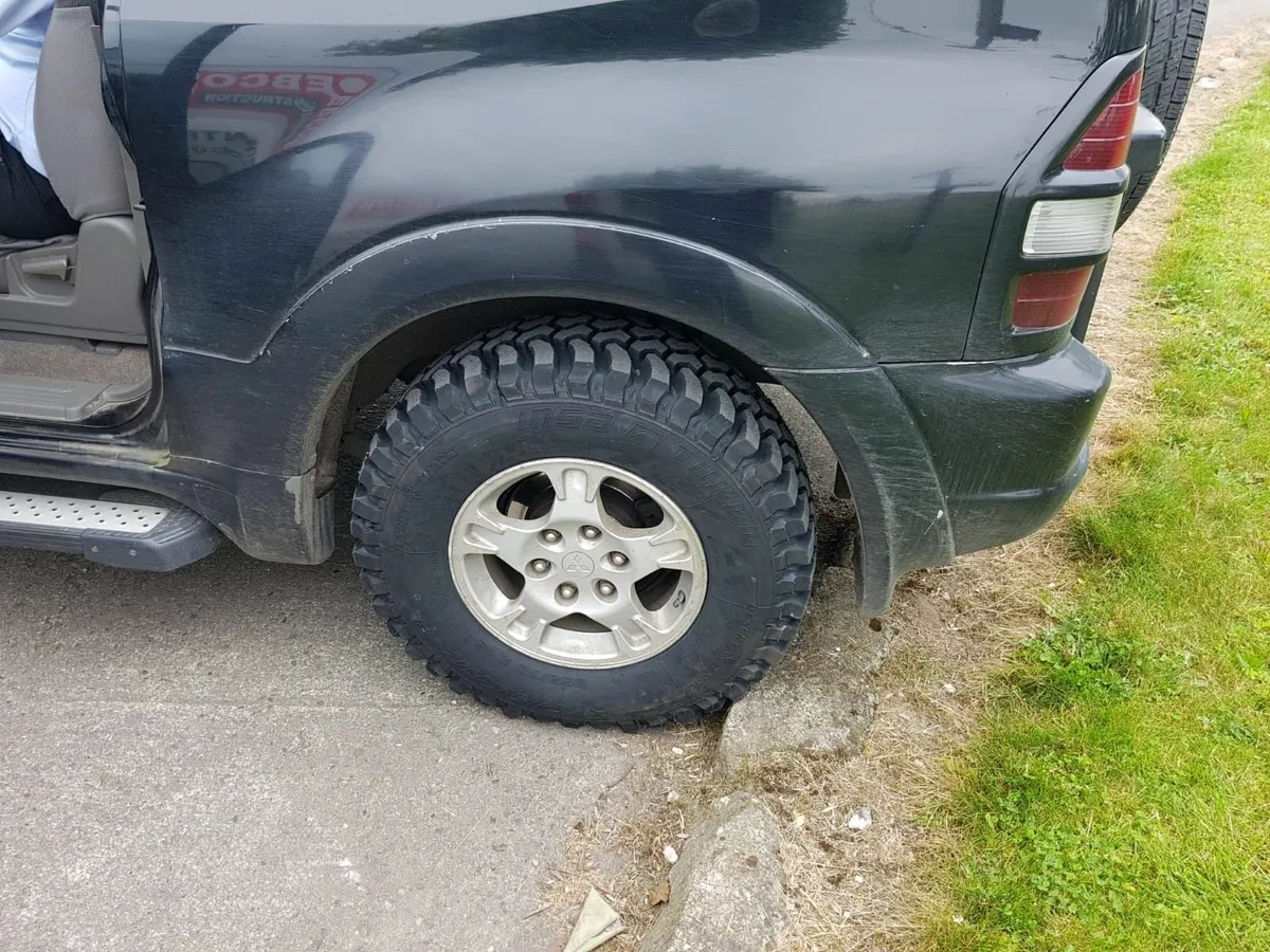 Mitsubishi pajero - Image 4