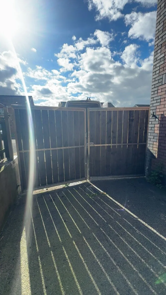 Gates - Image 2