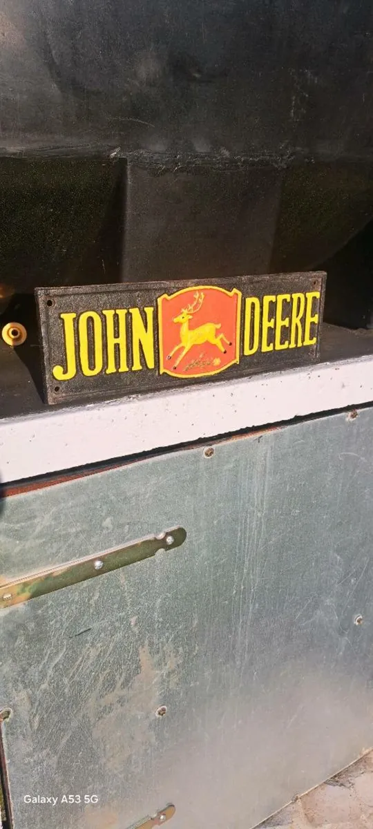 Large  john deer cast iron sign - Image 1