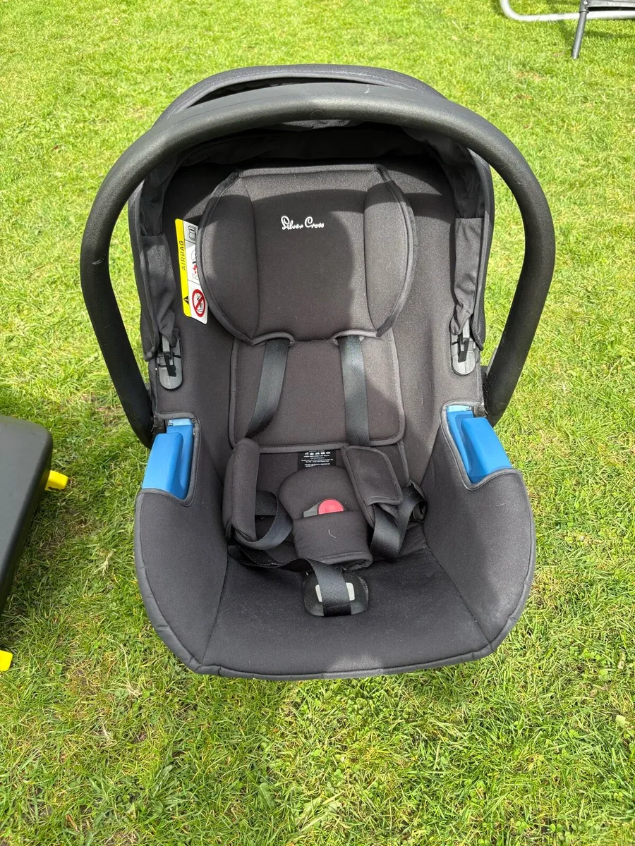 Silver Cross Simplicity Car Seat & Isofix Base - Image 2