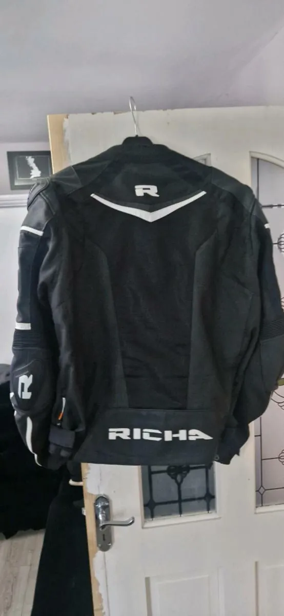 Motorbike jackets x4 - Image 1