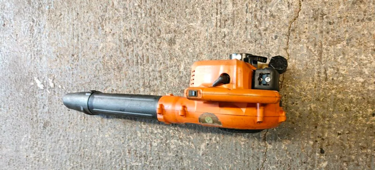 Tanaka leaf blower - Image 2