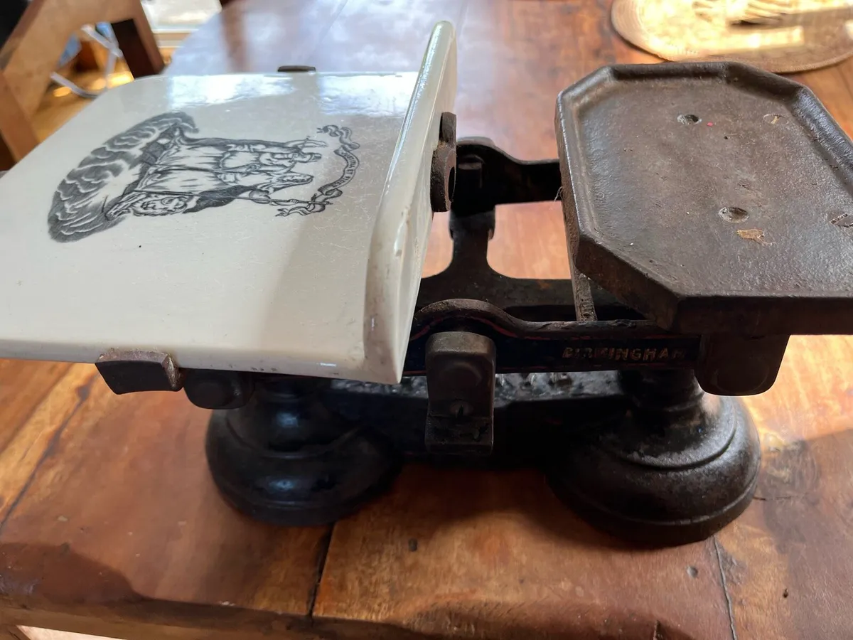 Antique weighing scales - Image 1