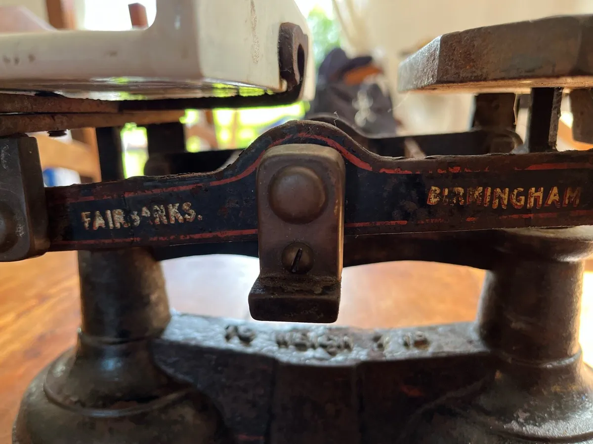 Antique weighing scales - Image 2