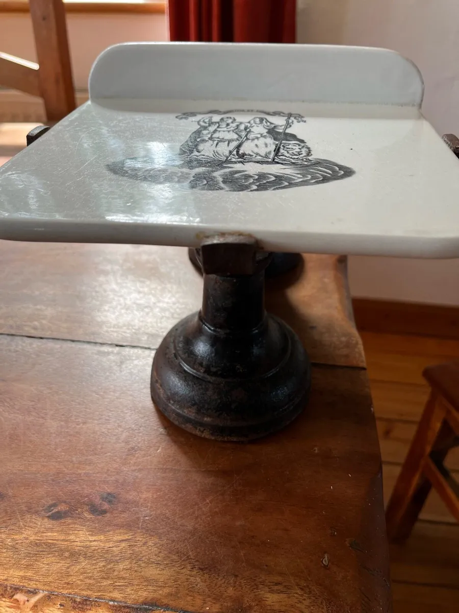 Antique weighing scales - Image 4