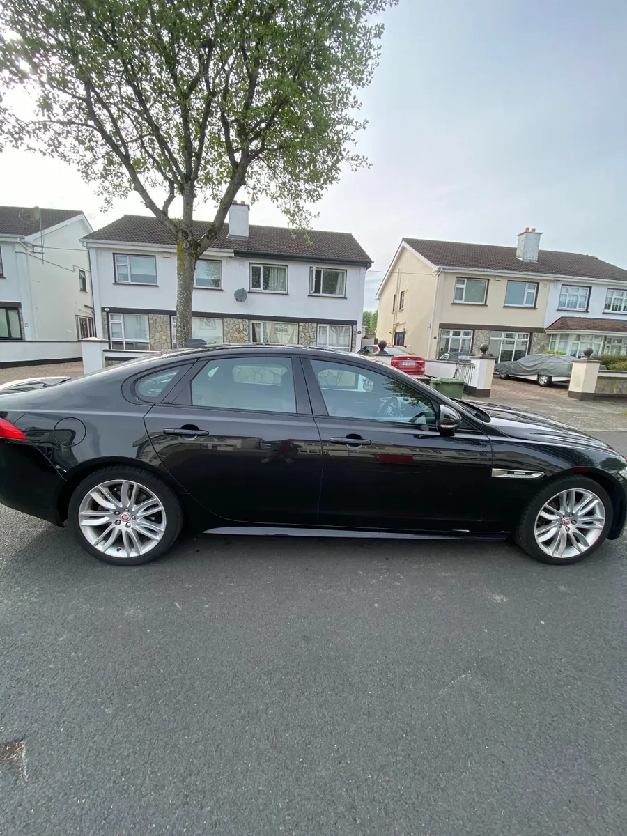 Jaguar XF 2015 - Image 2